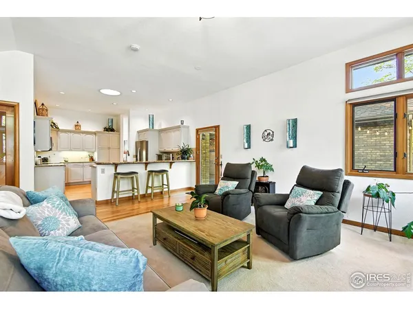 $1,097,000 | 2020 Diamond Drive, Longmont, CO 80504