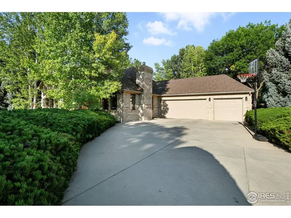 $1,097,000 | 2020 Diamond Drive, Longmont, CO 80504