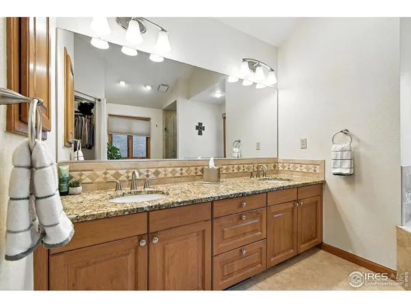 $1,097,000 | 2020 Diamond Drive, Longmont, CO 80504