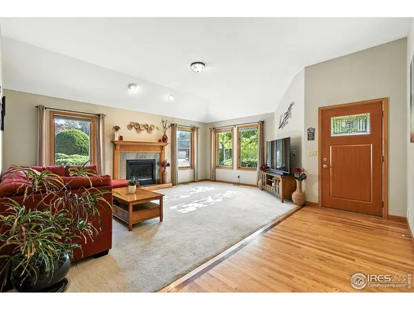 $1,097,000 | 2020 Diamond Drive, Longmont, CO 80504