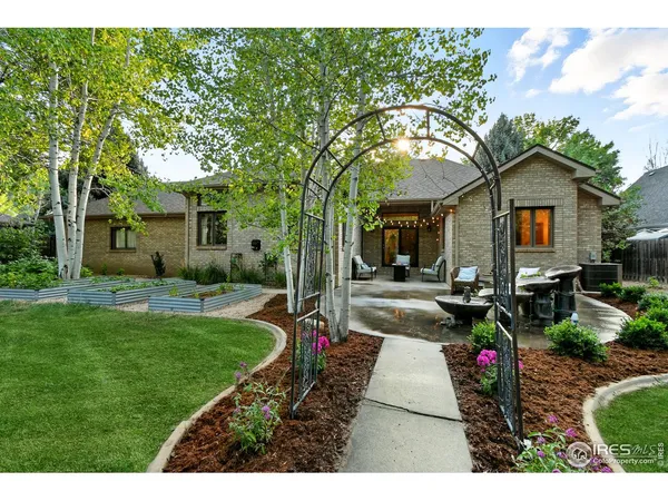 $1,097,000 | 2020 Diamond Drive, Longmont, CO 80504