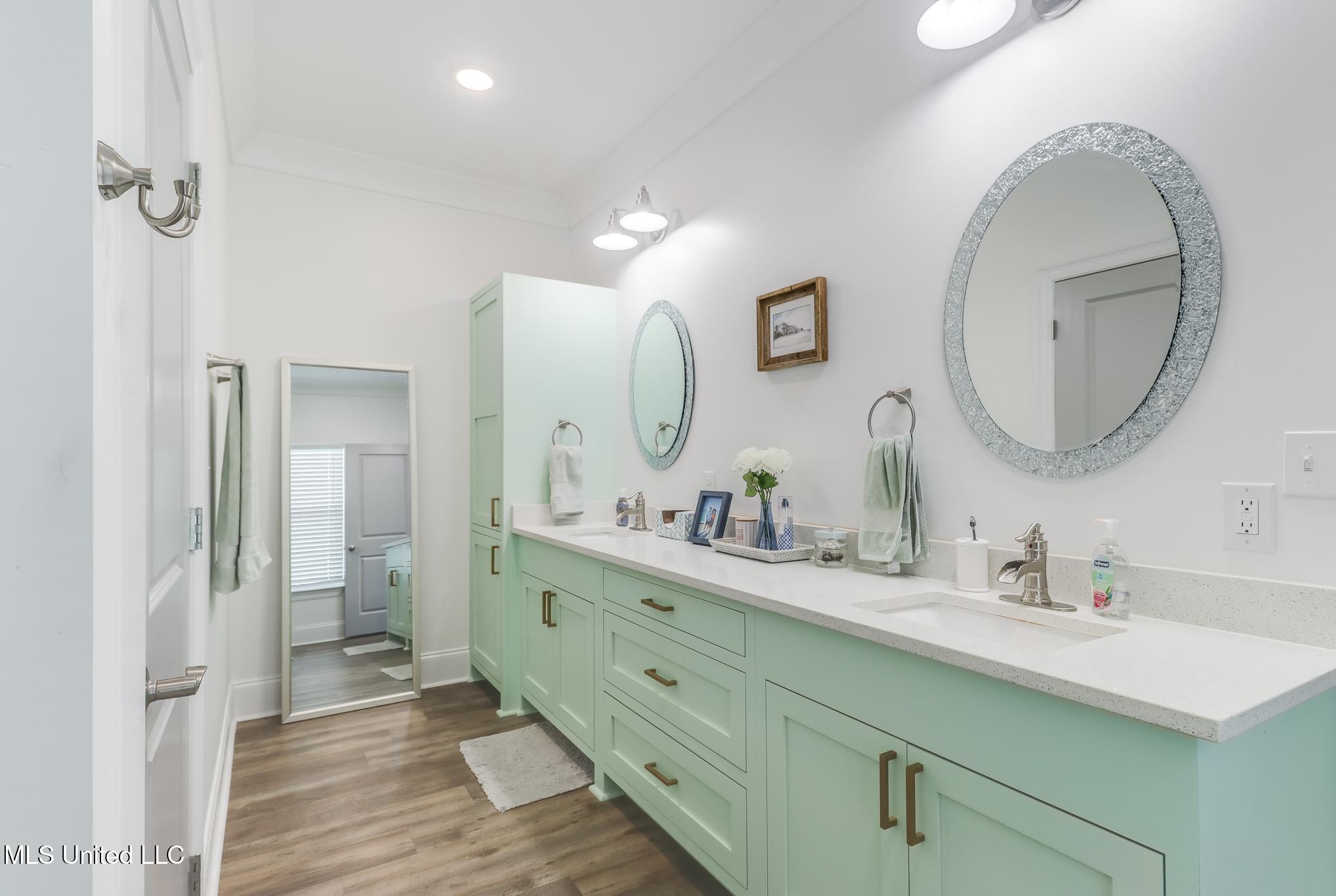 518 5th Street Pass Christian, MS 39571 - Photo 15 of 23 primary bath