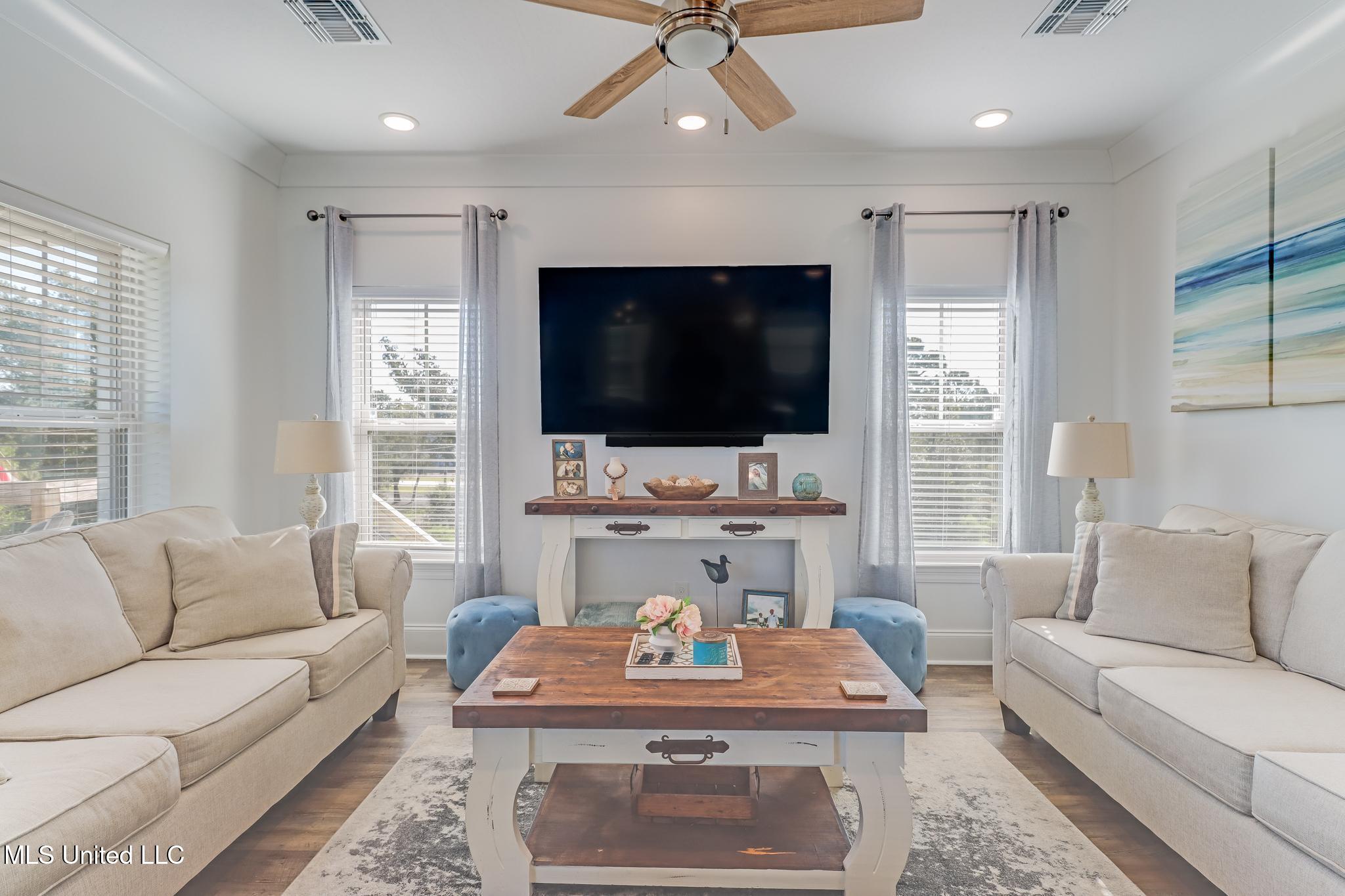 518 5th Street Pass Christian, MS 39571 - Photo 8 of 23 living 2