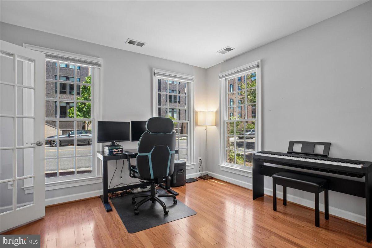 412 Pendleton Street Alexandria, VA 22314 - Photo 5 of 48 Bright and airy home office space.