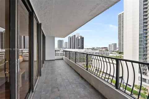 $310,000 | 555 Northeast 15th Street, Unit 14G, Miami, FL 33132
