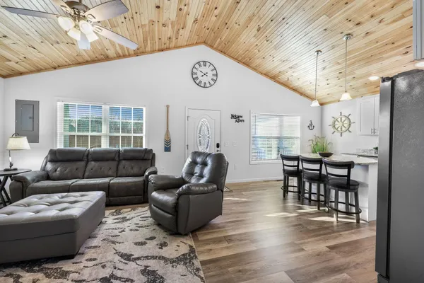 $995,000 | 37-39 Whistle Lane, Shenandoah, VA 22849
