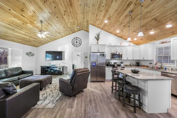 $995,000 | 37-39 Whistle Lane, Shenandoah, VA 22849