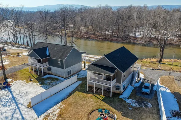$995,000 | 37-39 Whistle Lane, Shenandoah, VA 22849