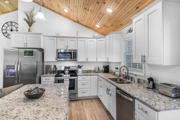 $995,000 | 37-39 Whistle Lane, Shenandoah, VA 22849