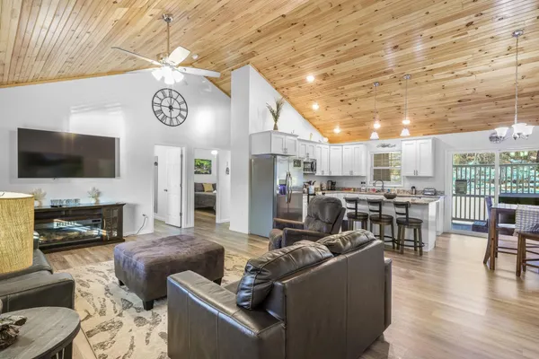 $995,000 | 37-39 Whistle Lane, Shenandoah, VA 22849