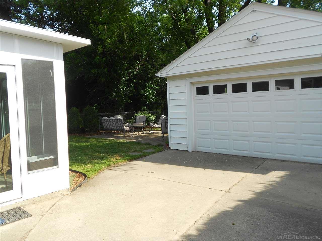216 Ridgemont Road Grosse Pointe, MI 48236 - Photo 34 of 34