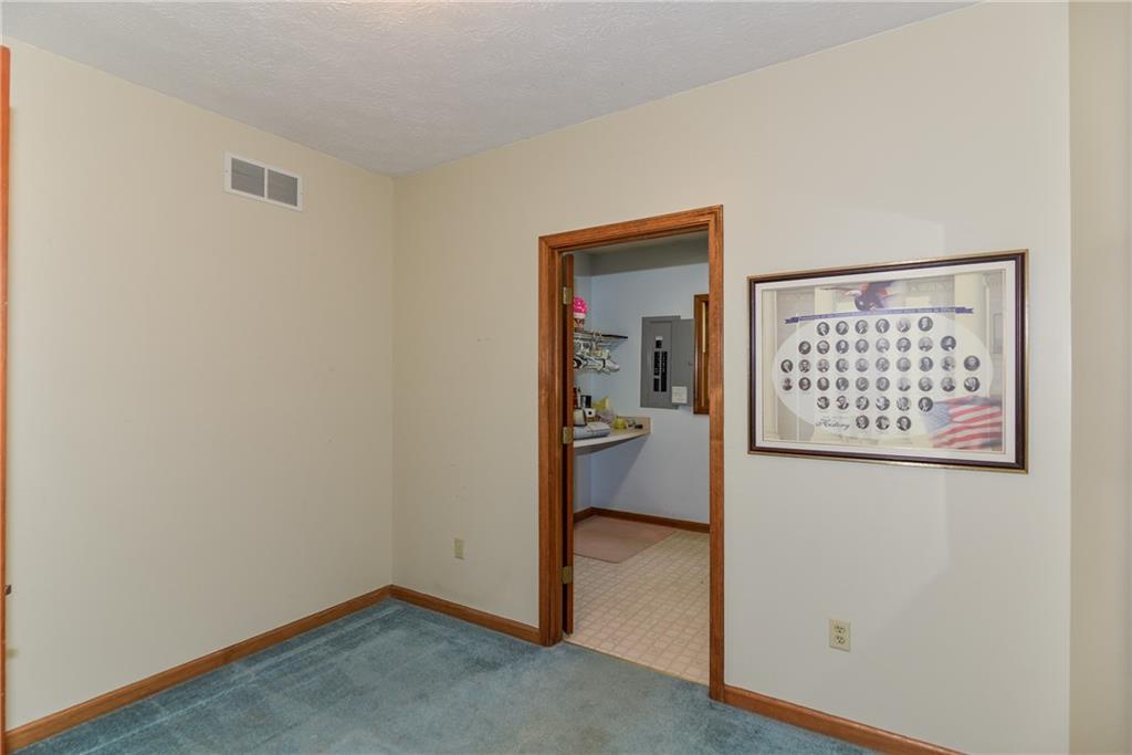 2140 South Carroll Road Indianapolis, IN 46239 - Photo 10 of 33