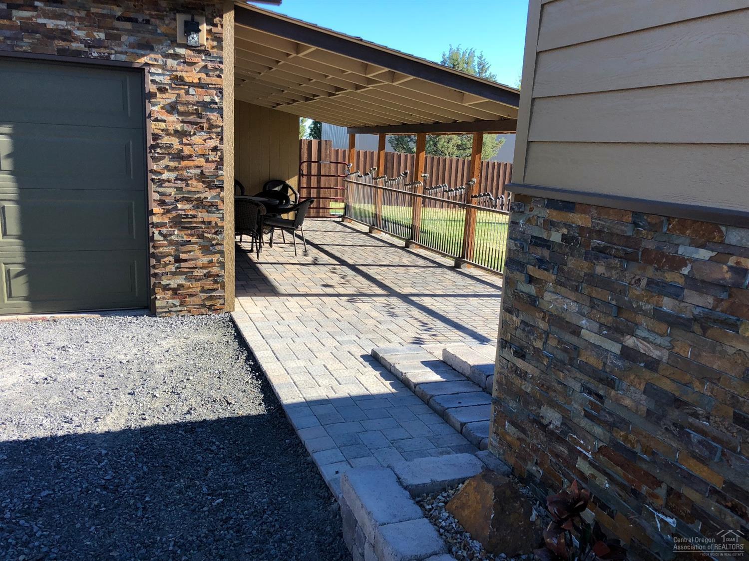 6266 Southwest Shad Road Terrebonne, OR 97760 - Photo 18 of 19 covered patio area