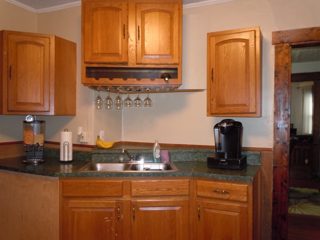 17 Lyndale Street Springfield, MA 01108 - Photo 4 of 24