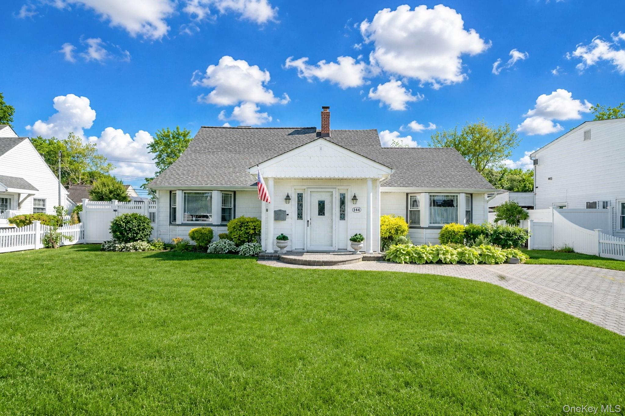 144 Blue Spruce Road Levittown, NY 11756 - Photo 1 of 36