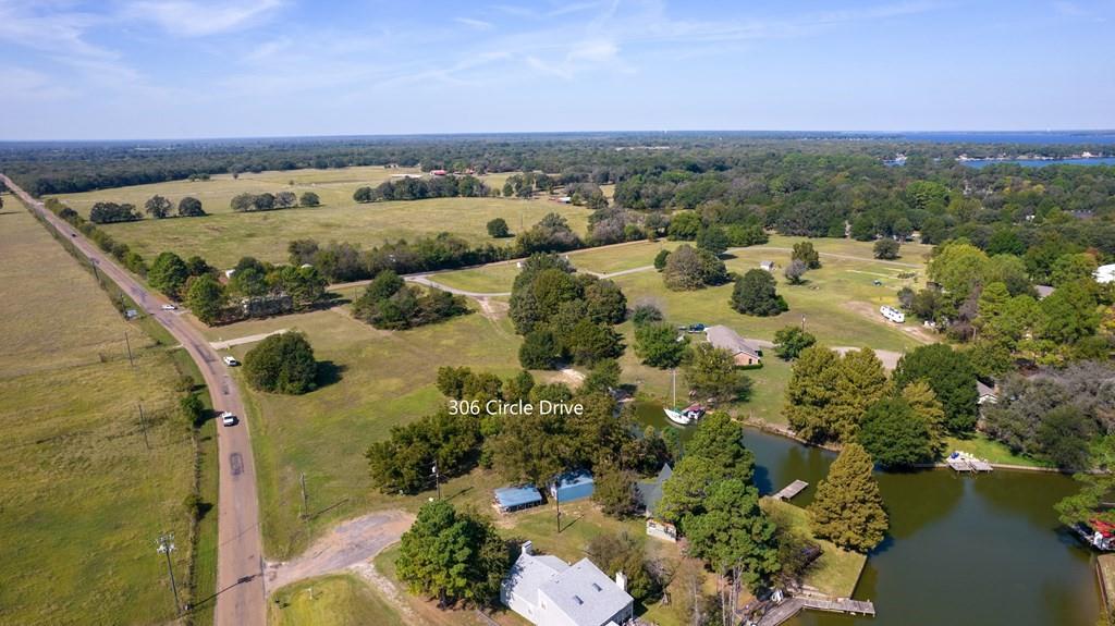 306 Circle Ranch Road Trinidad, TX 75163 - Photo 6 of 8 a view of a city