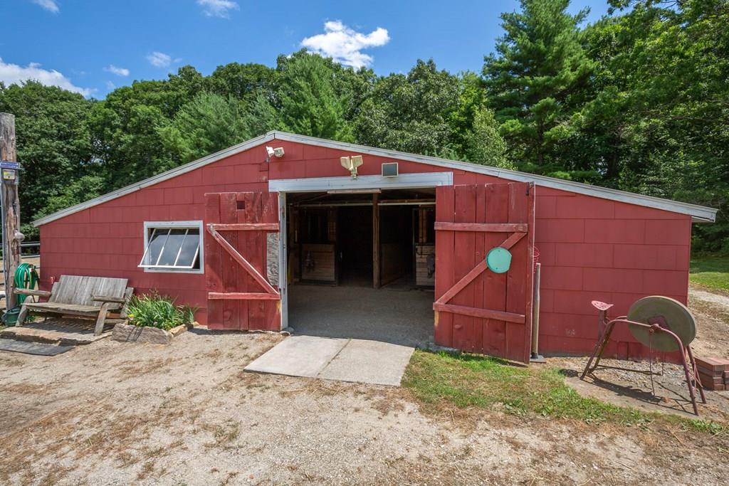 176 Cooper Road Northbridge, MA 01534 - Photo 3 of 42