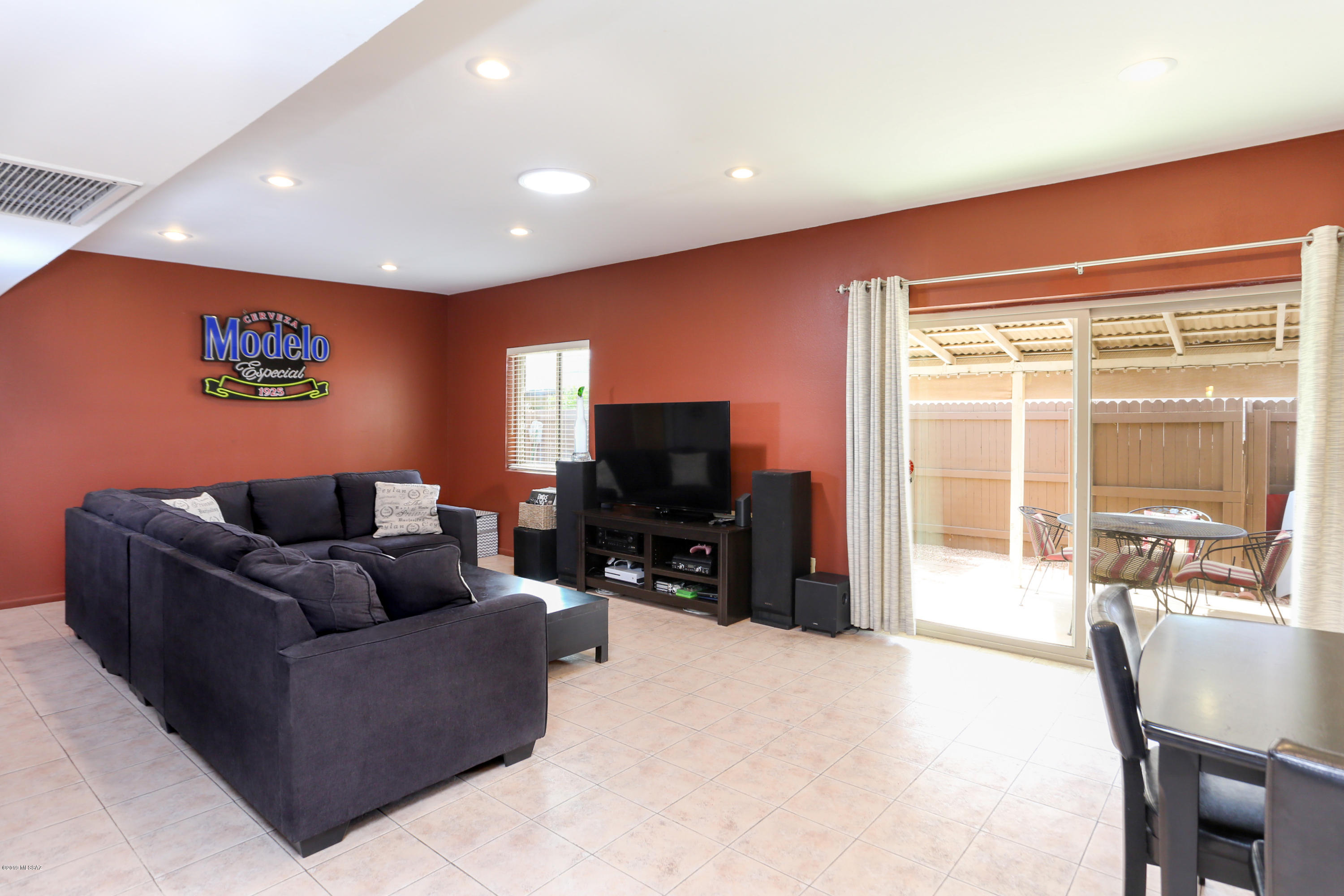1207 North Santa Rosa Avenue Tucson, AZ 85712 - Photo 2 of 19