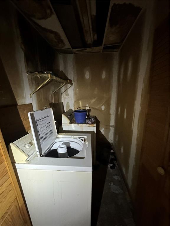 26 Alpine Avenue Pittsburgh, PA 15212 - Photo 5 of 15 a utility room with dryer and washer