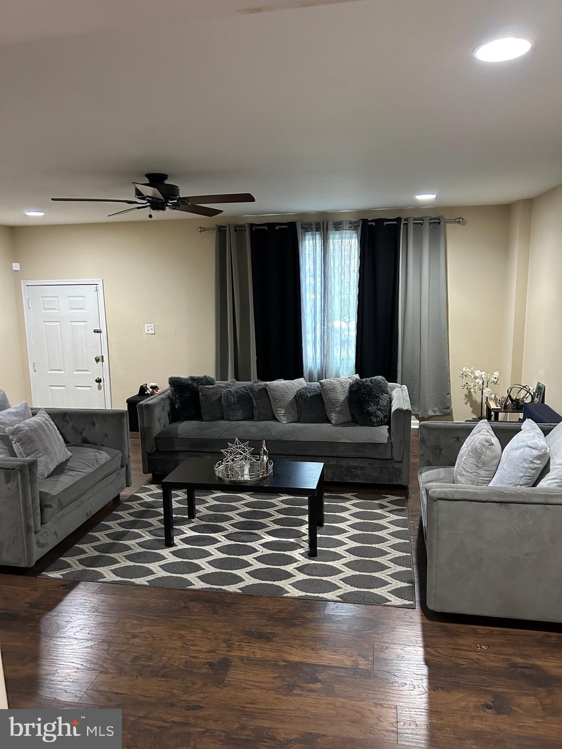 1370 Adair Road Brookhaven, PA 19015 - Photo 4 of 33 Living room