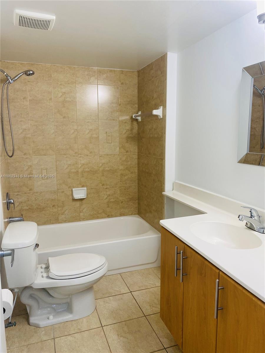 1690 Southwest 27th Avenue, Unit 704 Miami, FL 33145 - Photo 7 of 17 2nd bath