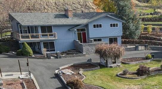 2101 Southwest Locust Way Madras, OR 97741 - Photo 1 of 50 Front