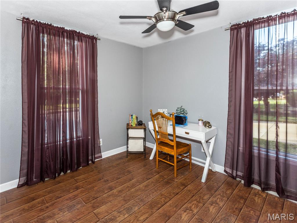 121 West Clay Street Troy, IL 62294 - Photo 20 of 32