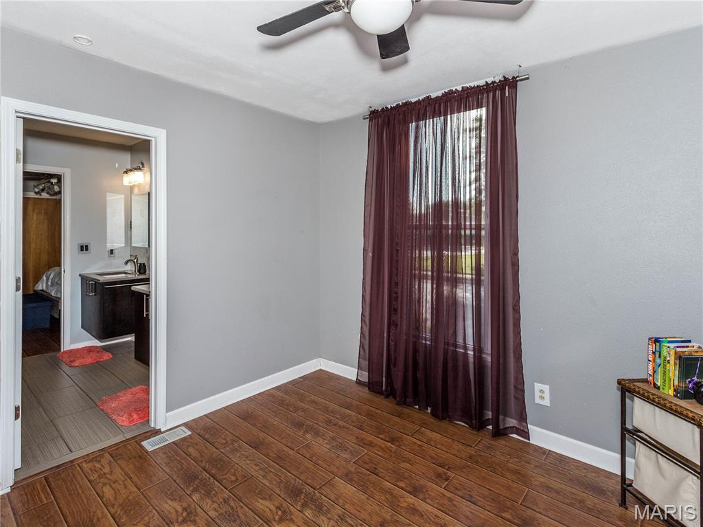 121 West Clay Street Troy, IL 62294 - Photo 21 of 32