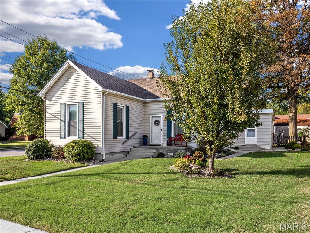 121 West Clay Street Troy, IL 62294 - Photo 25 of 32