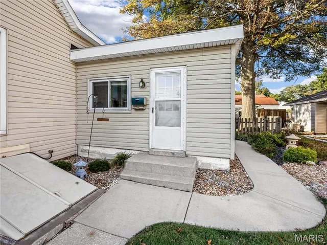$172,000 | 121 West Clay Street, Troy, IL 62294