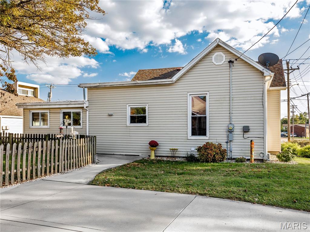 121 West Clay Street Troy, IL 62294 - Photo 28 of 32