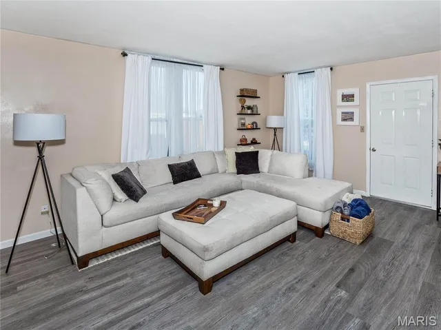 $172,000 | 121 West Clay Street, Troy, IL 62294