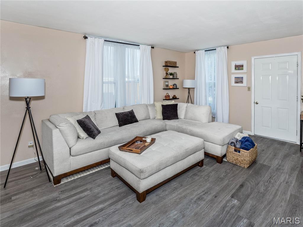 121 West Clay Street Troy, IL 62294 - Photo 5 of 32