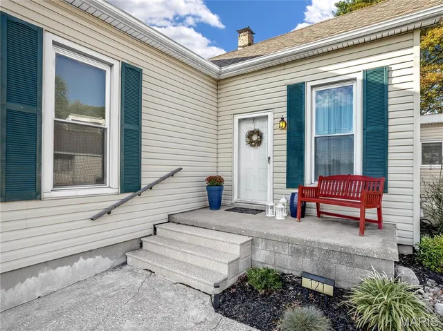 $172,000 | 121 West Clay Street, Troy, IL 62294
