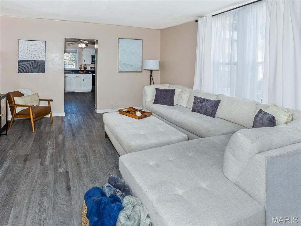 121 West Clay Street Troy, IL 62294 - Photo 7 of 32