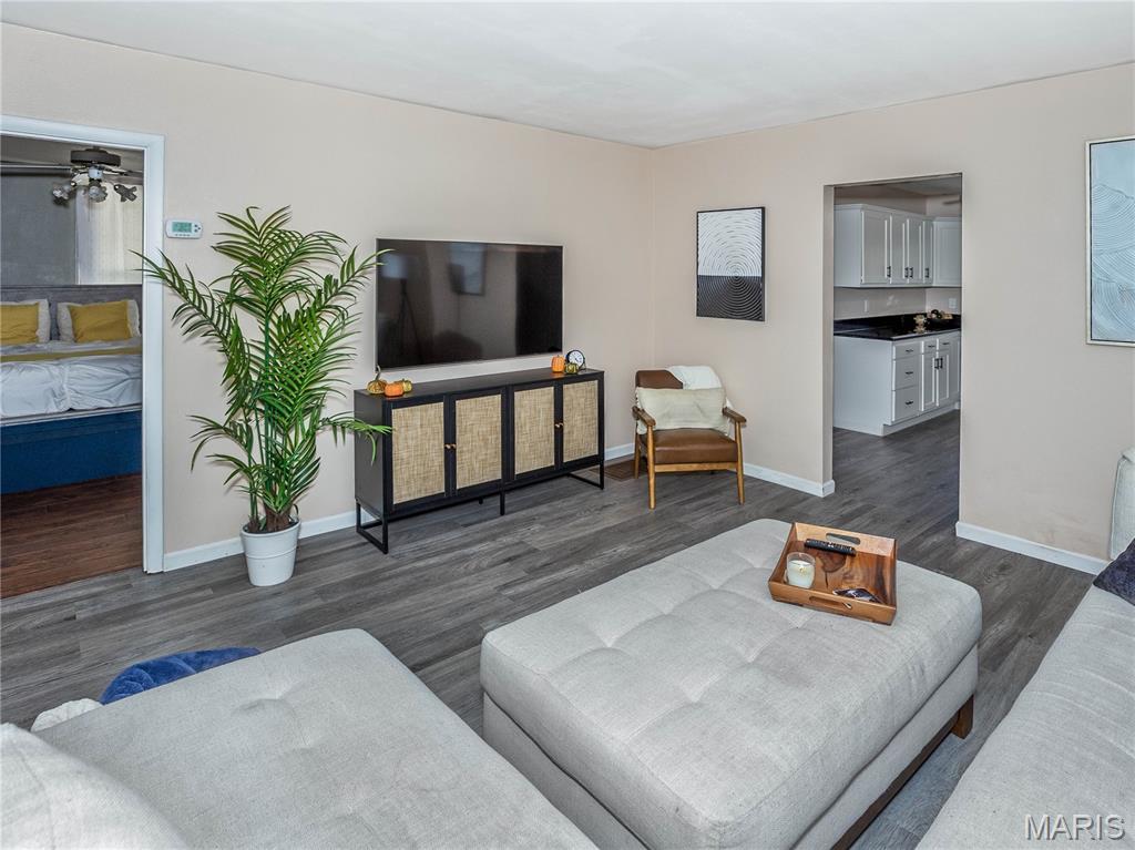 121 West Clay Street Troy, IL 62294 - Photo 8 of 32