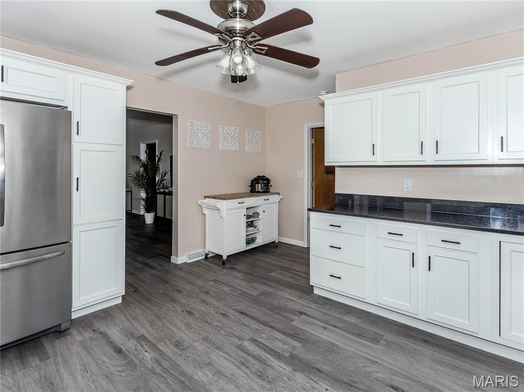 121 West Clay Street Troy, IL 62294 - Photo 10 of 32