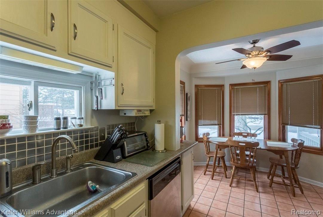 22620 Power Road Farmington, MI 48336 - Photo 7 of 32 14-Power Rd_22620.jpg