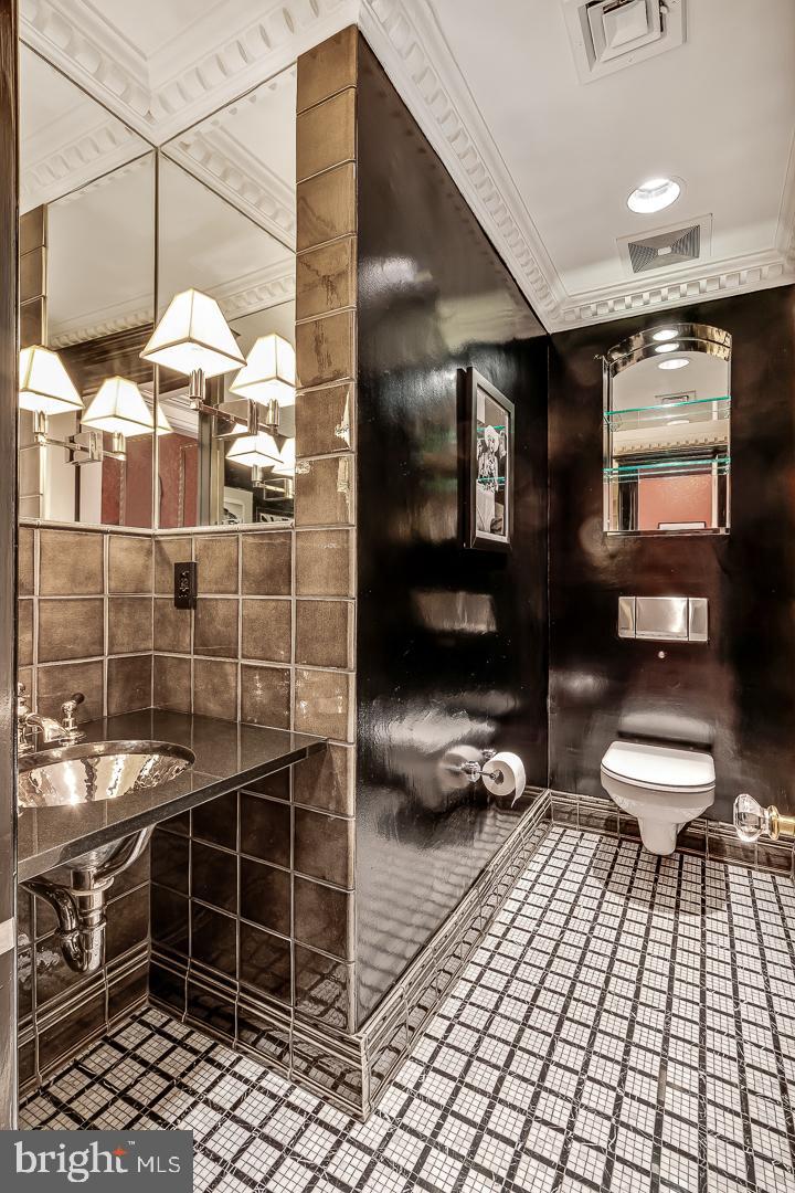 1830 Rittenhouse Square, Unit 15A Philadelphia, PA 19103 - Photo 20 of 42