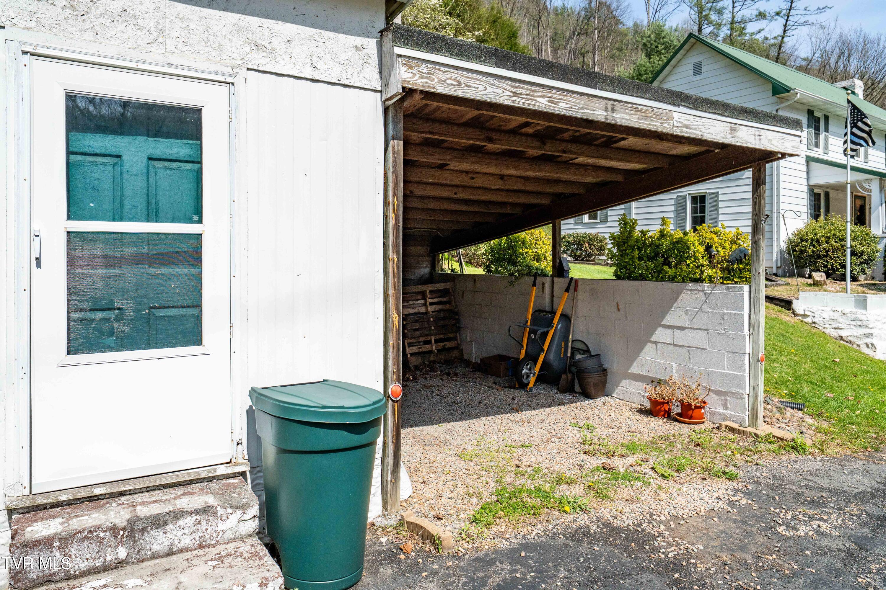 6646 Roan Creek Road Butler, TN 37640 - Photo 33 of 80 6646 Roan Creek Rd (7 of 81)