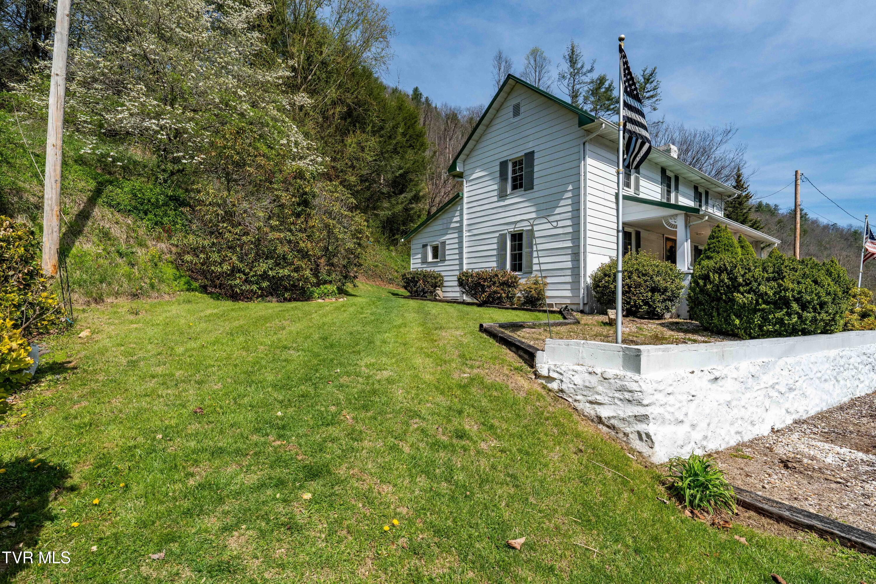 6646 Roan Creek Road Butler, TN 37640 - Photo 35 of 80 6646 Roan Creek Rd (9 of 81)