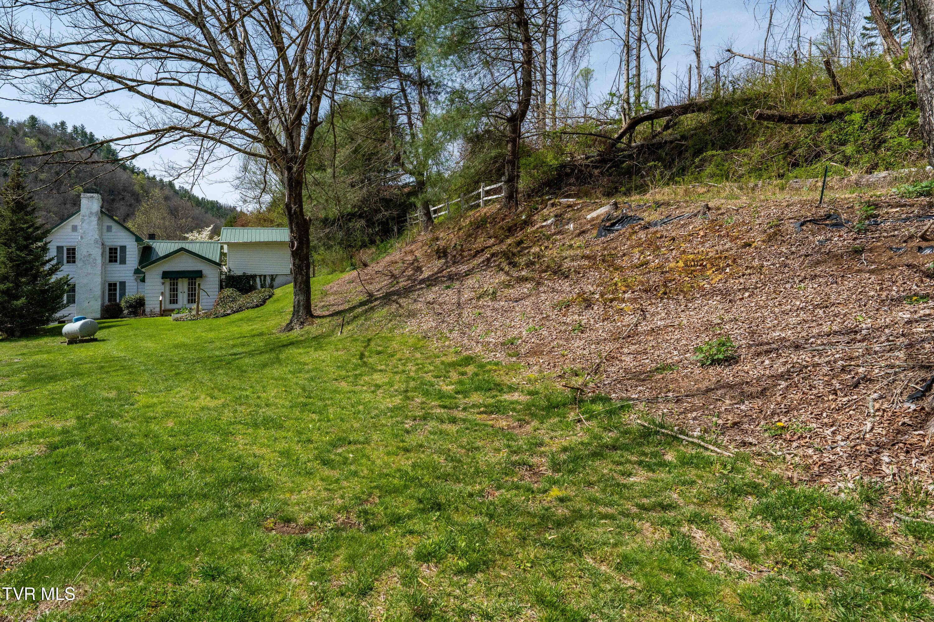 6646 Roan Creek Road Butler, TN 37640 - Photo 49 of 80 6646 Roan Creek Rd (25 of 81)