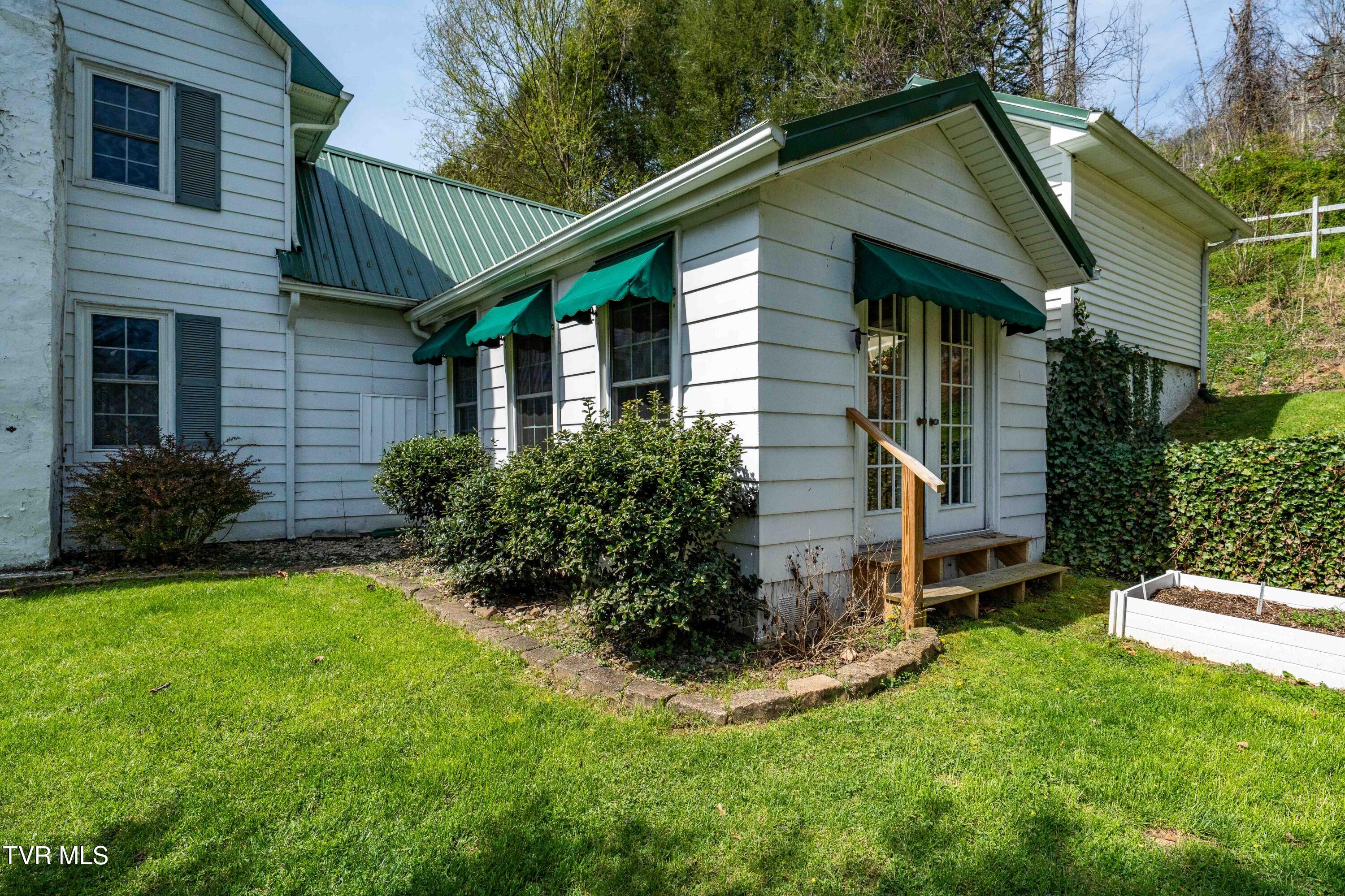 6646 Roan Creek Road Butler, TN 37640 - Photo 51 of 80 6646 Roan Creek Rd (28 of 81)