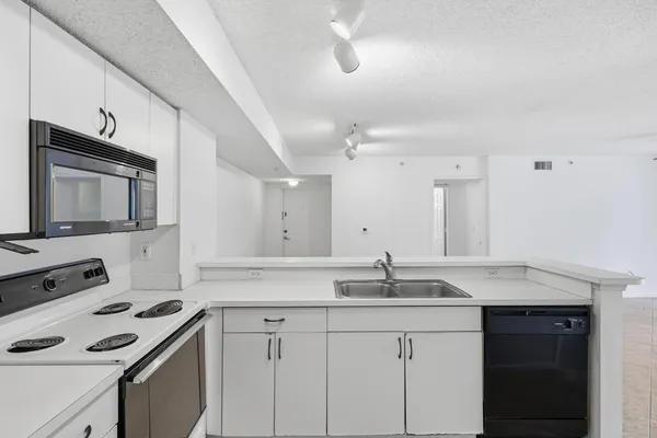 $349,000 | 278 Village Boulevard, Unit 8106, Tequesta, FL 33469