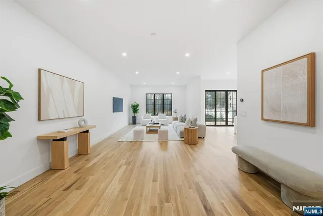 $1,749,000 | 7 Cedar Court, Demarest, NJ 07627