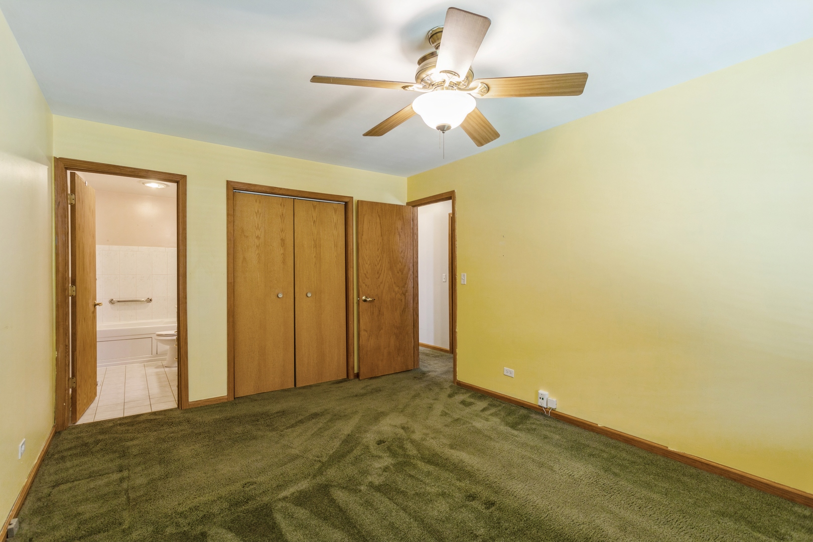 628 West Briarcliff Road Bolingbrook, IL 60440 - Photo 12 of 31 a view of an empty room