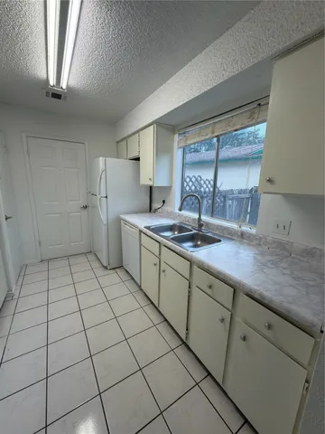 $2,300 | 5601 Porsche Lane, Austin, TX 78749