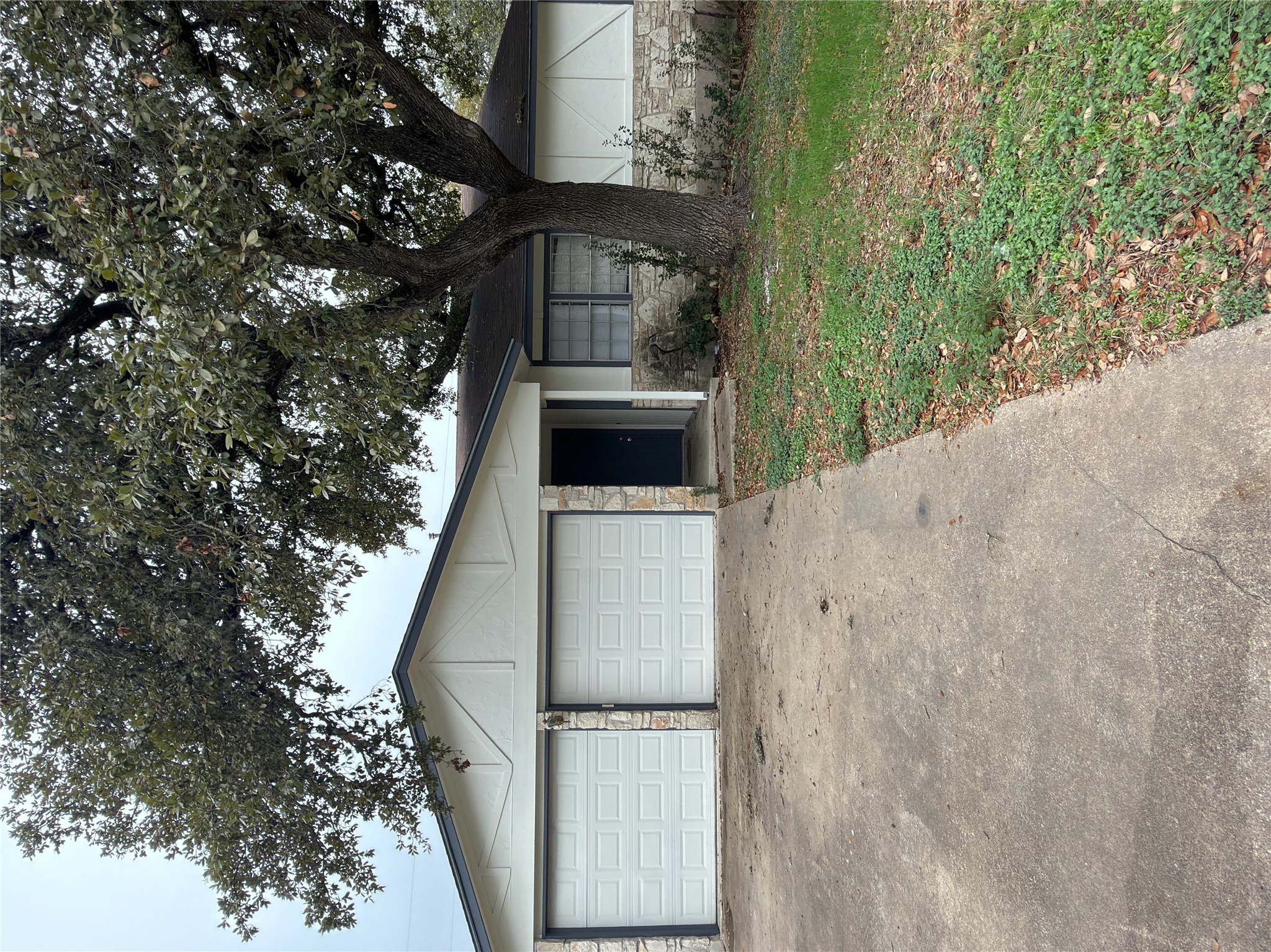 5601 Porsche Lane Austin, TX 78749 - Photo 21 of 38 a front view of house with yard and green space