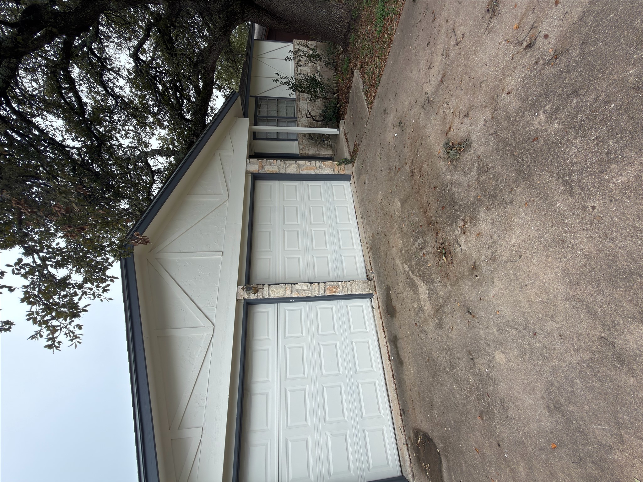 5601 Porsche Lane Austin, TX 78749 - Photo 22 of 38 a view of garage and yard