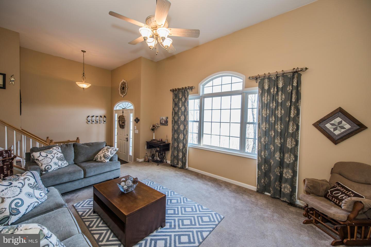 619 Mountain Heights Road Front Royal, VA 22630 - Photo 11 of 30 Living Room